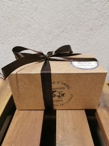 Ballotin de pralinés avec enrobage chocolat noir